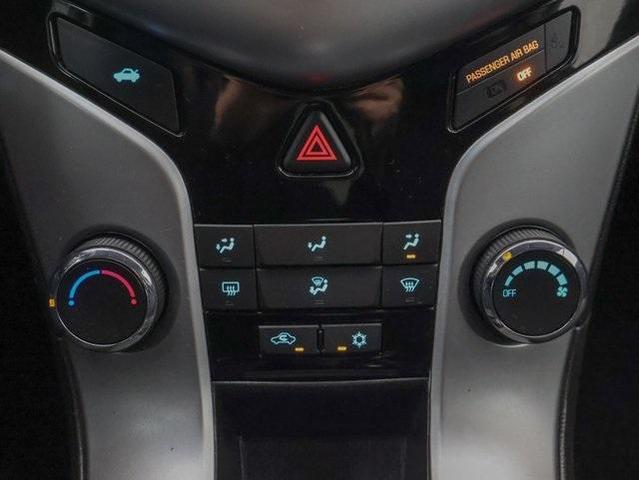 Photo of 2016 Summit White Chevrolet Cruze Limited