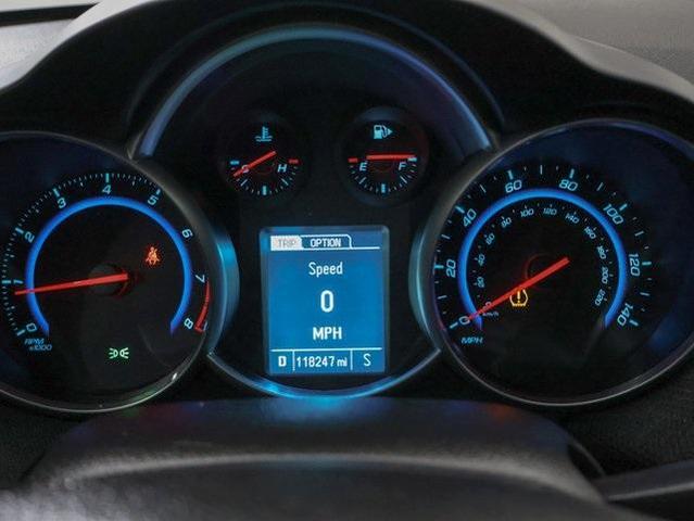 Photo of 2016 Summit White Chevrolet Cruze Limited