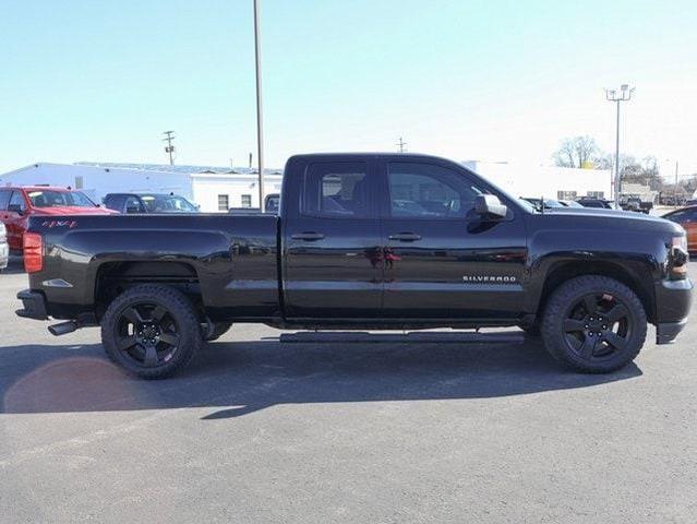 Photo of 2018 Black Chevrolet Silverado 1500