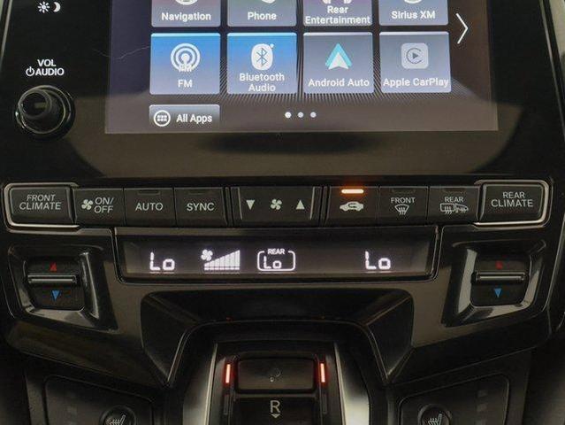 Photo of 2018 White Diamond Pearl Honda Odyssey
