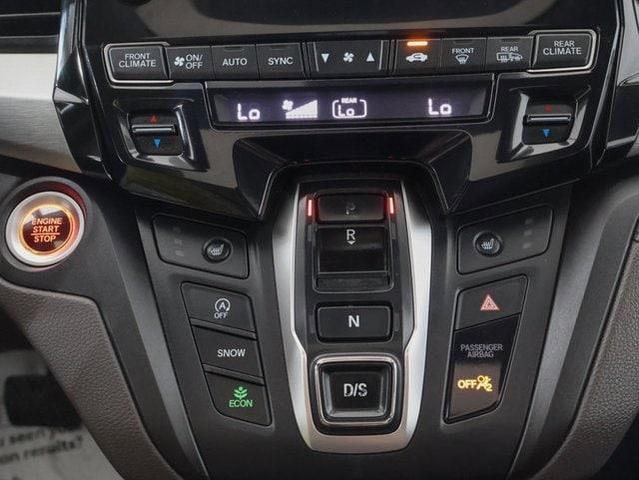Photo of 2018 White Diamond Pearl Honda Odyssey