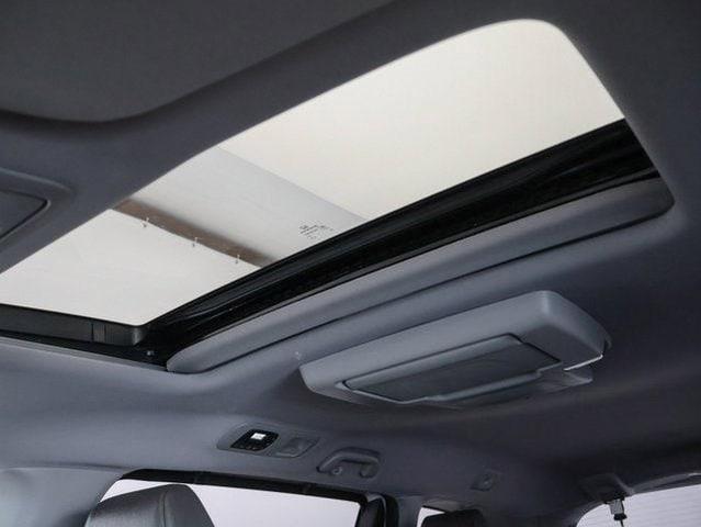 Photo of 2018 White Diamond Pearl Honda Odyssey