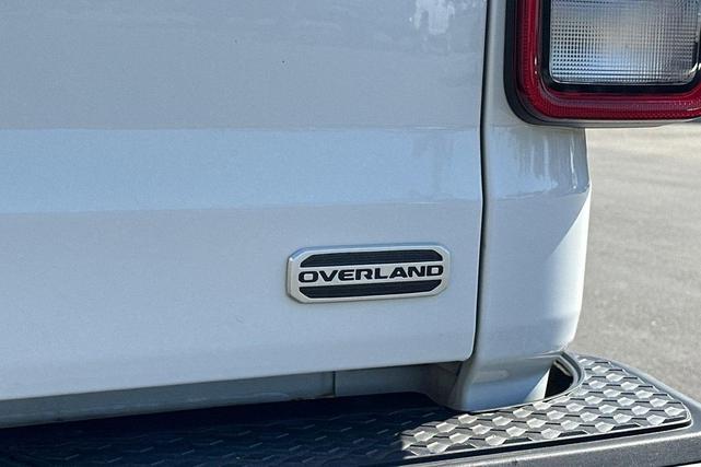 Photo of 2023 Bright White Clearcoat Jeep Gladiator