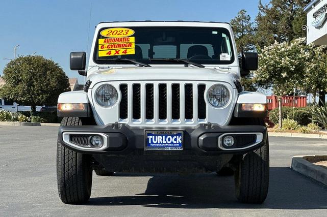 Photo of 2023 Bright White Clearcoat Jeep Gladiator