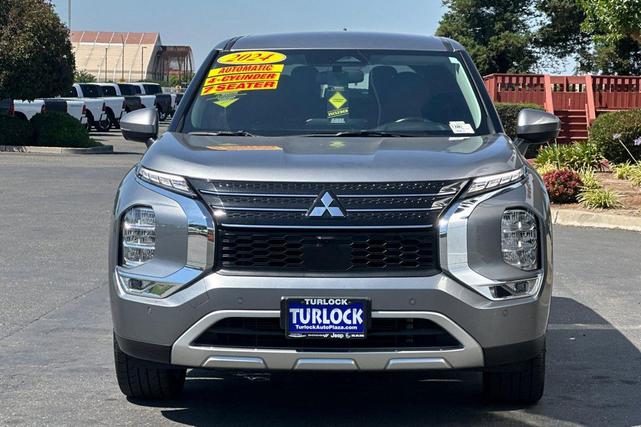 Photo of 2024 Gray Mitsubishi Outlander