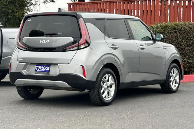 Photo of 2023 Gray Kia Soul