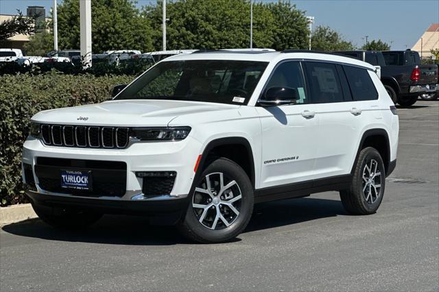 Photo of 2025 Bright White Clearcoat Jeep Grand Cherokee L