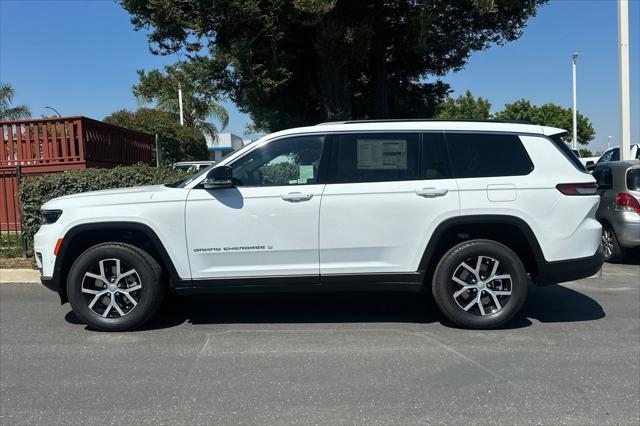 Photo of 2025 Bright White Clearcoat Jeep Grand Cherokee L