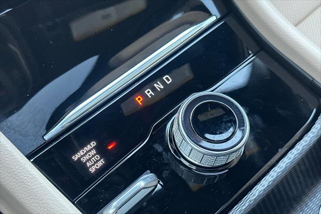 Photo of 2025 Bright White Clearcoat Jeep Grand Cherokee L