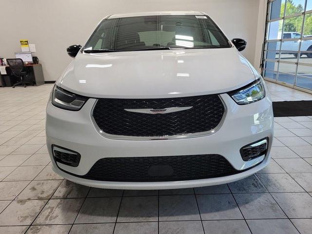 Photo of 2026 PW7 Chrysler Pacifica