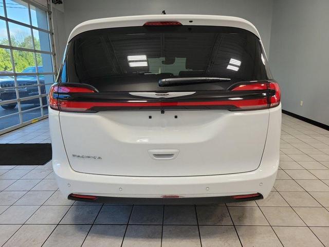 Photo of 2026 PW7 Chrysler Pacifica