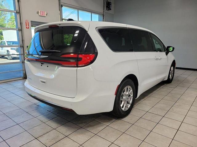 Photo of 2026 PW7 Chrysler Pacifica