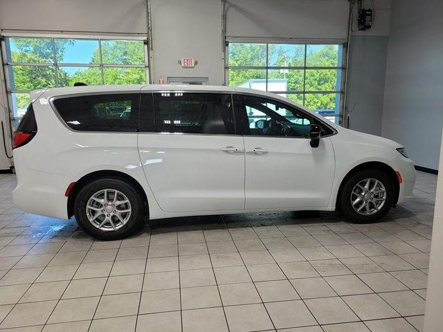 Photo of 2026 PW7 Chrysler Pacifica