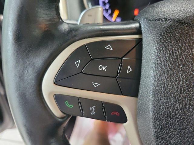 Photo of 2016 Granite Crystal Clearcoat Metallic Jeep Grand Cherokee