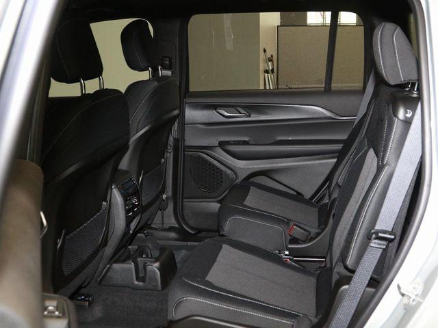 Photo of 2025 Silver Zynith Jeep Grand Cherokee L
