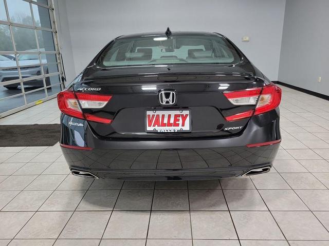Photo of 2018 Crystal Black Pearl Honda Accord