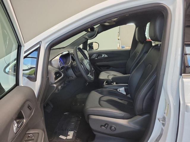 Photo of 2026 PW7 Chrysler Pacifica