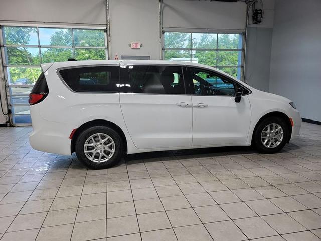 Photo of 2026 PW7 Chrysler Pacifica