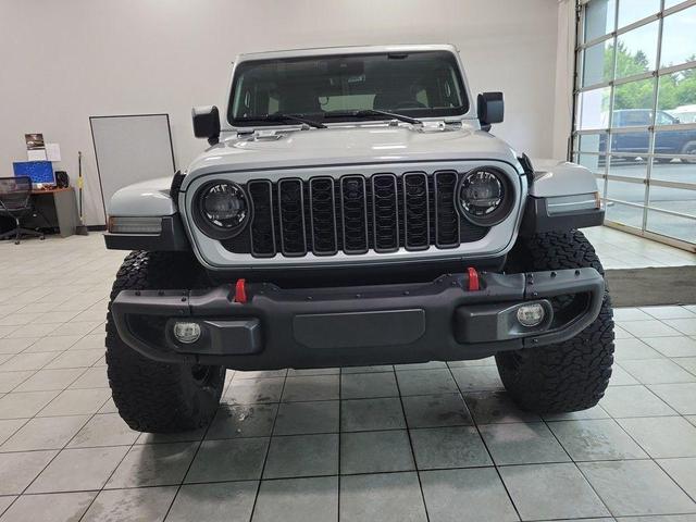 Photo of 2024 Silver Zynith Clearcoat Jeep Wrangler