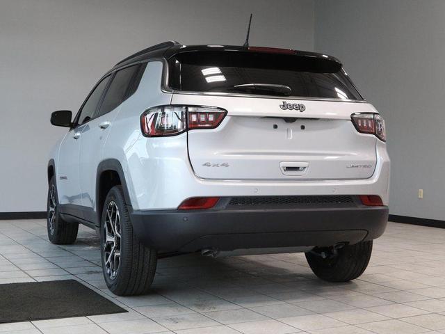 Photo of 2025 Silver Zynith Jeep Compass