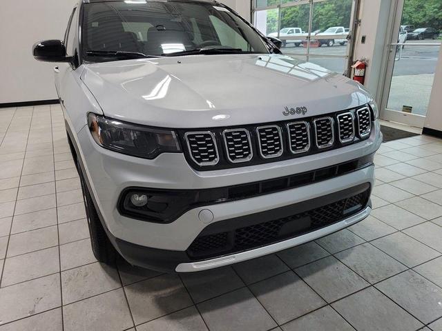 Photo of 2025 Silver Zynith Jeep Compass