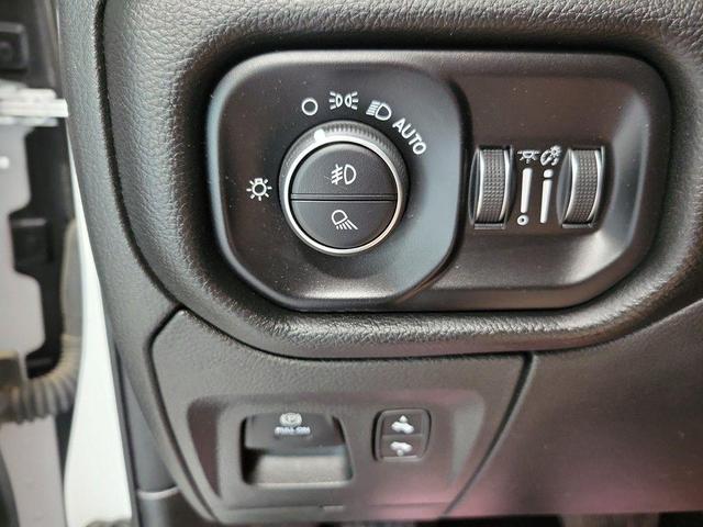 Photo of 2025 Bright White Clearcoat RAM 1500