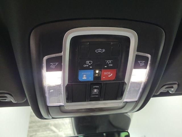 Photo of 2025 Bright White Clearcoat RAM 1500