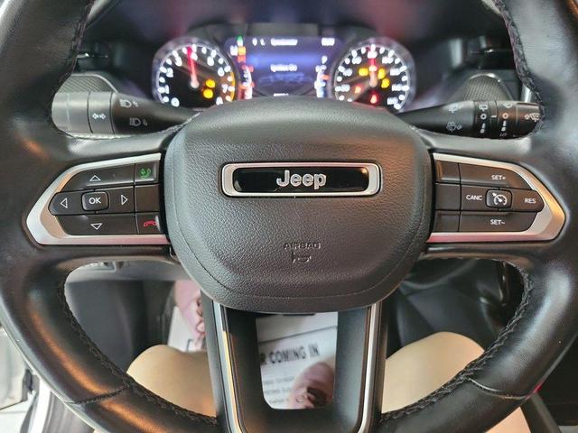 Photo of 2022 Bright White Clearcoat Jeep Compass