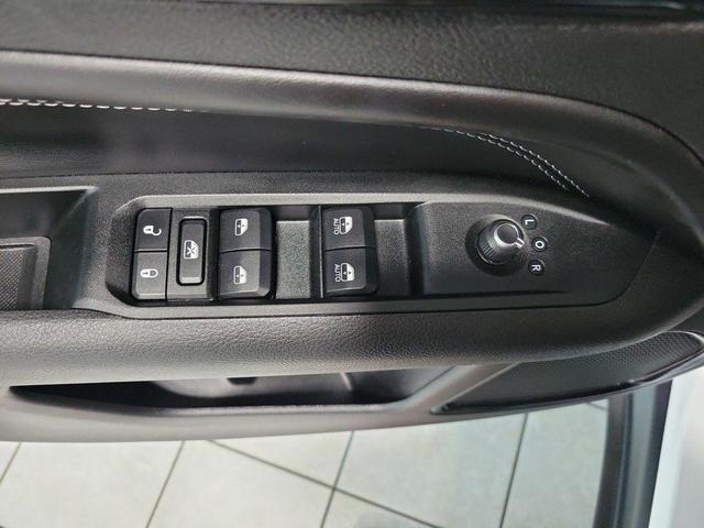 Photo of 2022 Bright White Clearcoat Jeep Compass