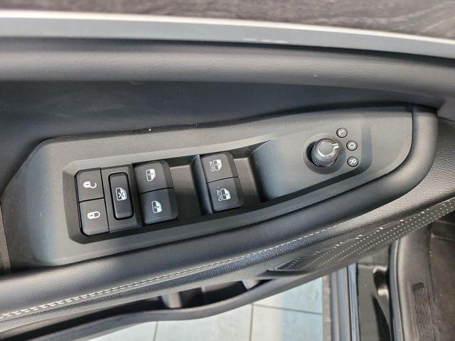 Photo of 2025 Diamond Black Jeep Grand Cherokee