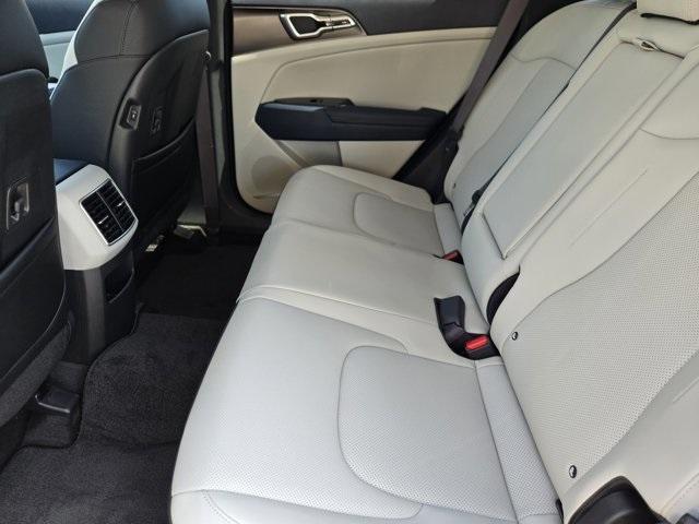 Photo of 2025 Blue Kia Sportage Hybrid