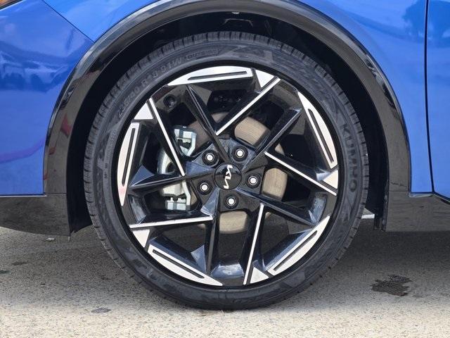 Photo of 2025 Wave Blue Kia K4