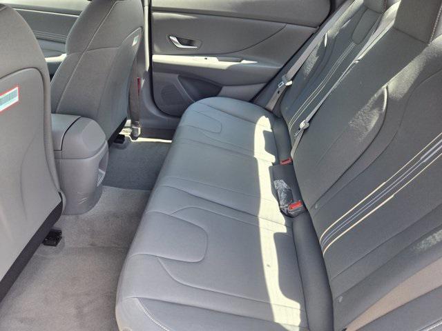Photo of 2025 White Hyundai ELANTRA HEV