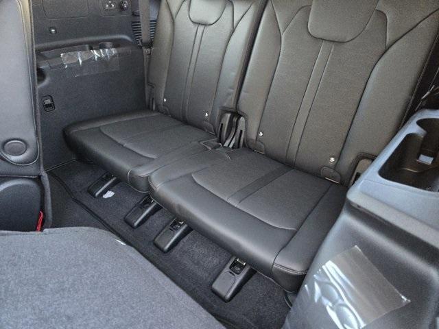 Photo of 2025 Ebony Black Kia Sorento