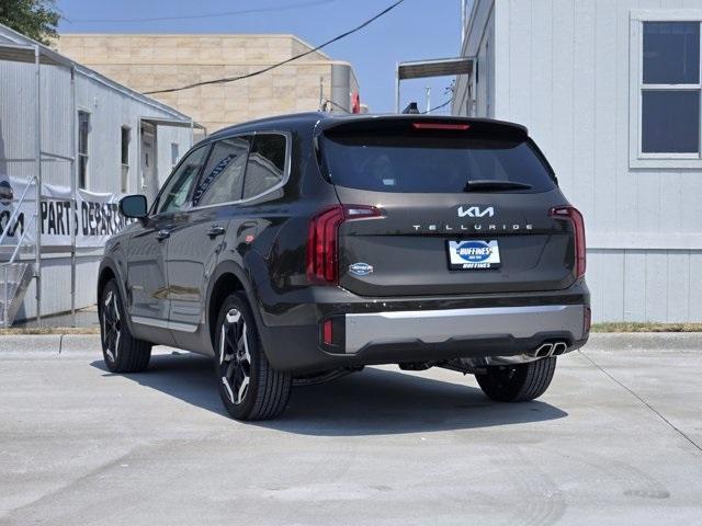 Photo of 2025 Dark Moss Kia Telluride