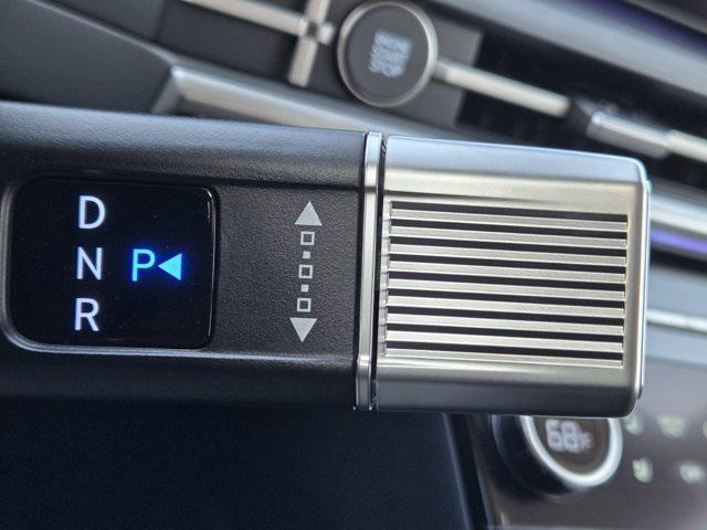 Photo of 2025 Gray Hyundai SANTA FE HEV