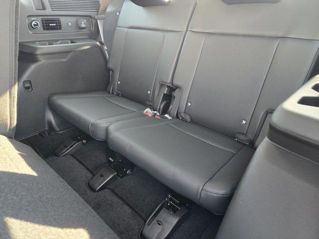 Photo of 2025 Gray Hyundai SANTA FE HEV