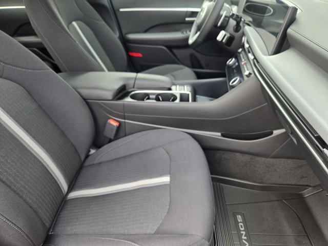 Photo of 2025 Silver Hyundai SONATA