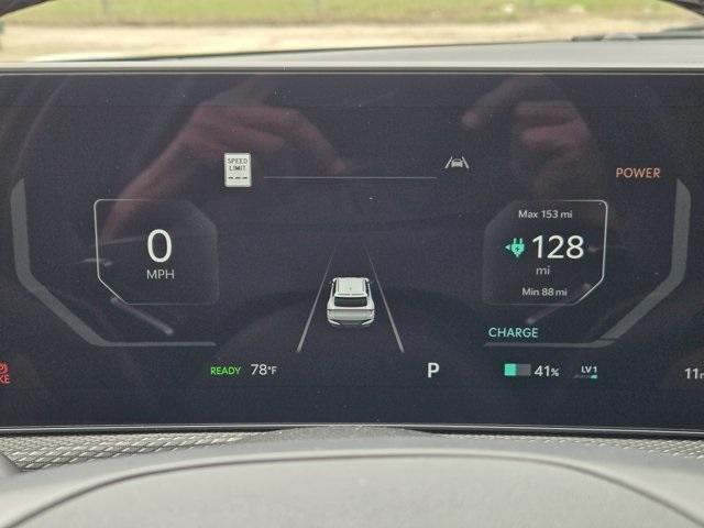 Photo of 2025 Glacier White Pearl Kia EV6