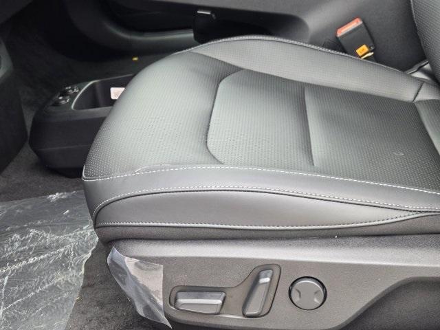 Photo of 2025 Glacier White Pearl Kia EV6