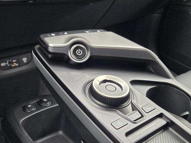 Photo of 2025 Glacier White Pearl Kia EV6