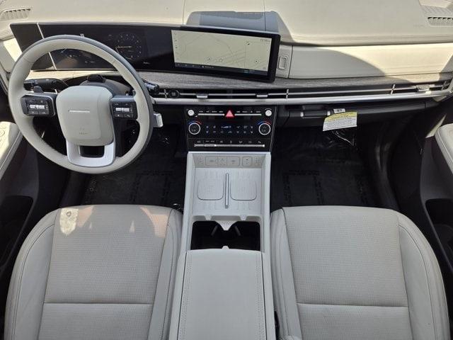 Photo of 2025 Shimmering Silver Pearl Hyundai SANTA FE