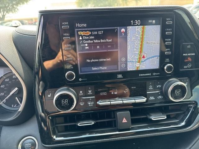 Photo of 2021 Celestial Silver Metallic Toyota Highlander