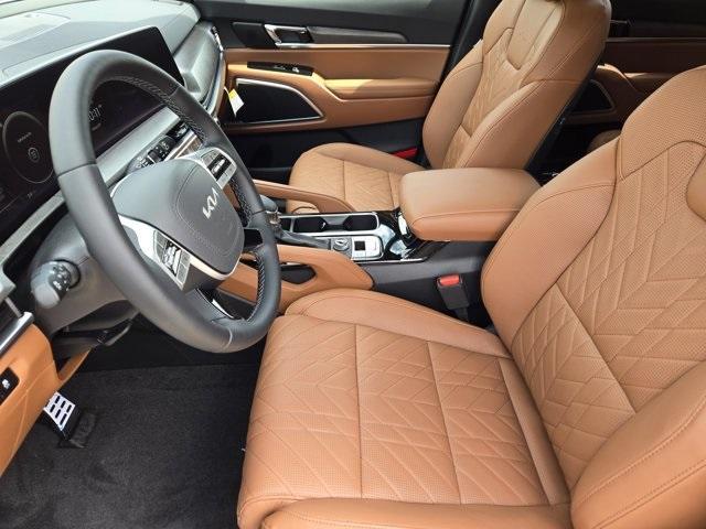 Photo of 2025 Glacial White Pearl Kia Telluride