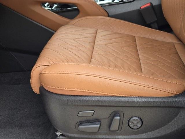 Photo of 2025 Glacial White Pearl Kia Telluride