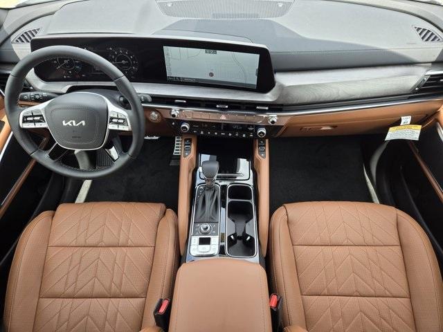 Photo of 2025 Glacial White Pearl Kia Telluride