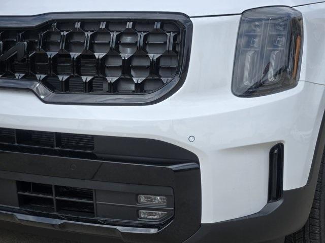 Photo of 2025 Glacial White Pearl Kia Telluride