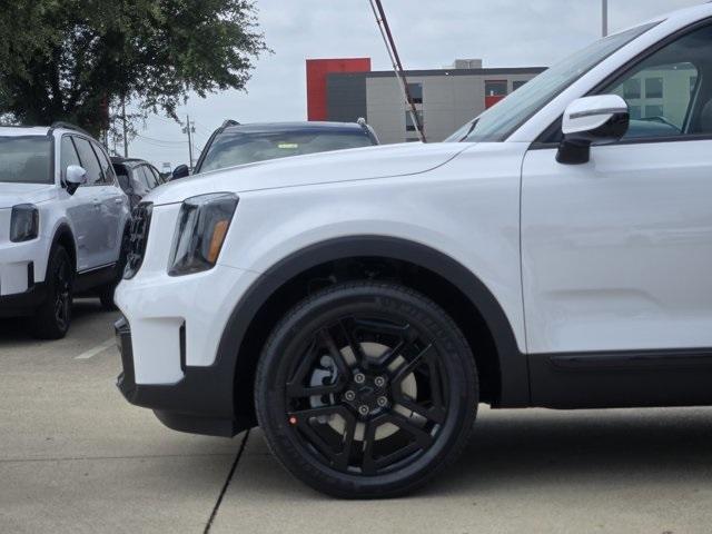 Photo of 2025 Glacial White Pearl Kia Telluride