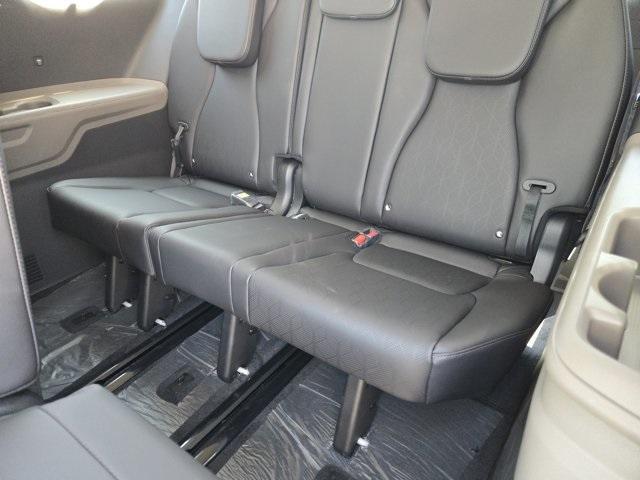 Photo of 2026 Ivory Silver Kia Carnival