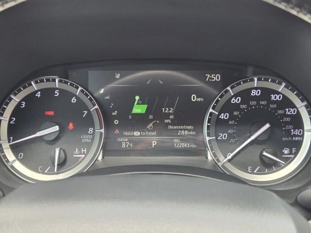 Photo of 2022 Pearl Toyota Highlander